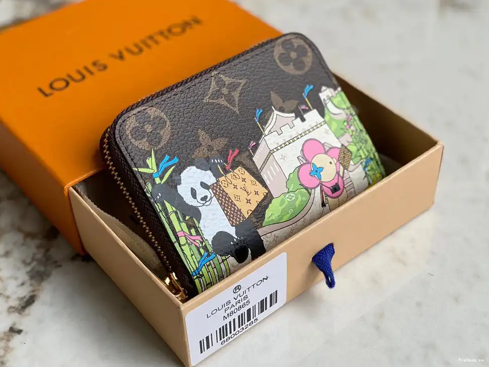 First bag ru LOUIS VUITTON COIN PURSE ZIPPY 0624